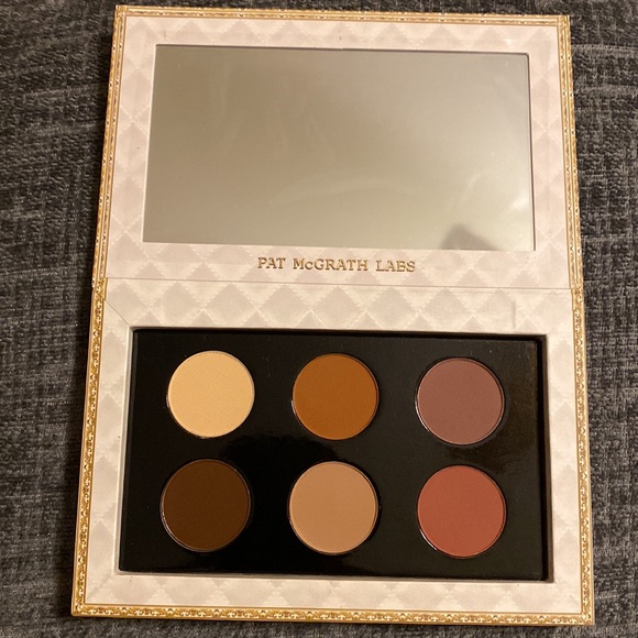 NWOB Pat McGrath Labs “Velvet Liaison” Eyeshadow Palette! - Picture 4 of 6